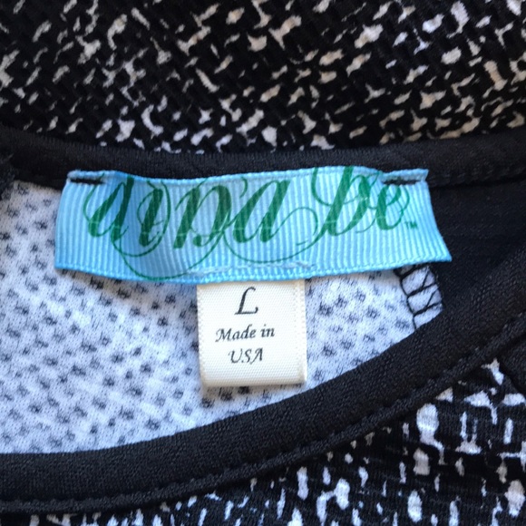 Black and White Fit and Flare dress - Picture 4 of 5